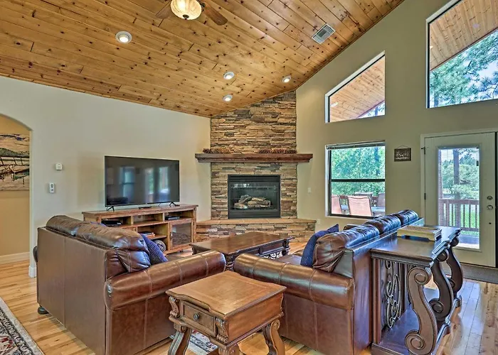 Serene Lakeside W/ Decks + Edler Views! Hébergement de vacances Pinetop-Lakeside
