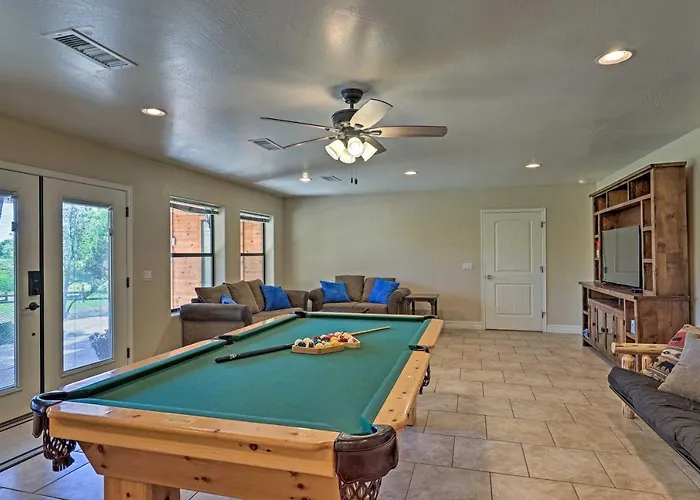 Hébergement de vacances Serene Lakeside W/ Decks + Edler Views! Pinetop-Lakeside