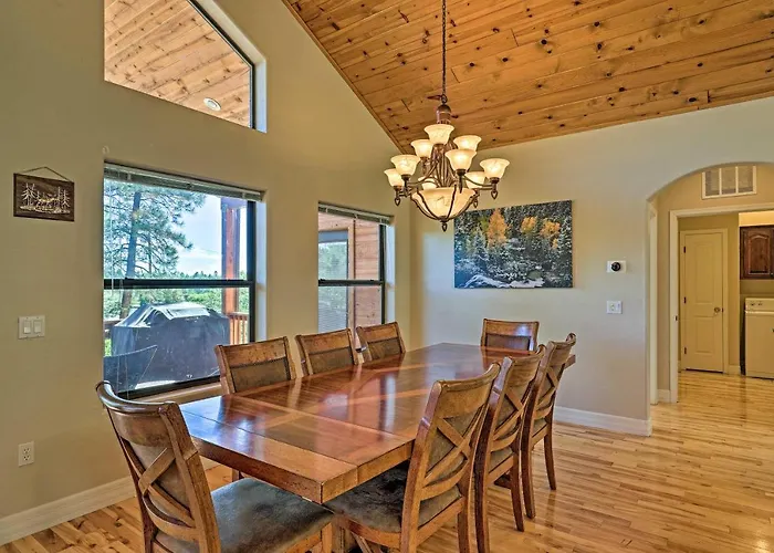 Serene Lakeside W/ Decks + Edler Views! Hébergement de vacances Pinetop-Lakeside
